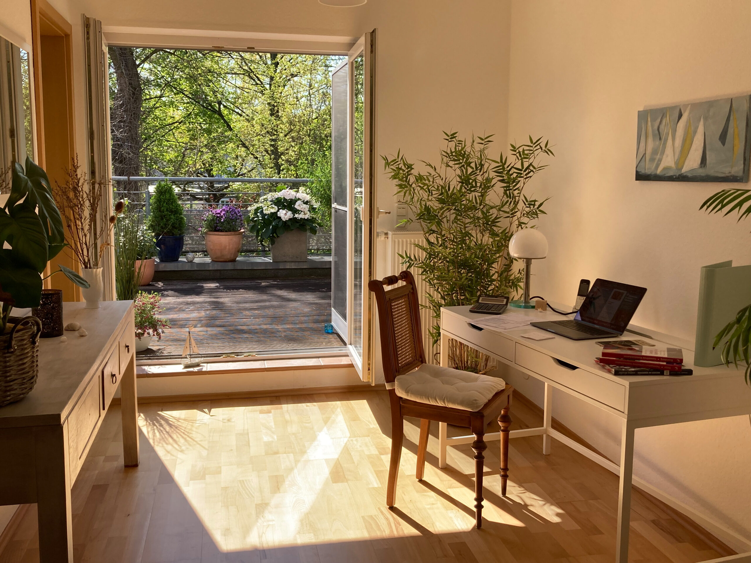 Scheidung Beratung Erstes Relinggespräch im Büro oder auf der Terrasse Scheidung Beratung Erstes Relinggespräch im Büro oder auf der Terrasse